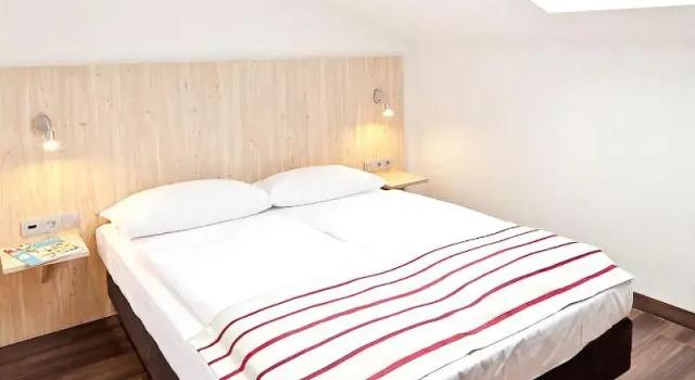 Hotel Hansa Stuttgart City, Забронировать Отель Штутгарт-Запад Штутгарт, рядом с Церковь Стифтскирхе