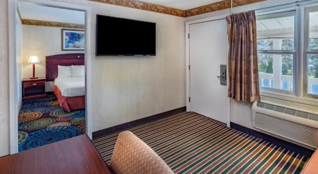 Двухместный люкс c 1 комнатой Travelodge by Wyndham Great Barrington Berkshires