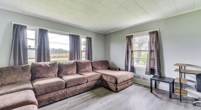 Cozy Charlotte Home w/ Fire Pit ~ 6 Mi to Uptown!, Rezervați Hotel Charlotte Carolina de Nord
