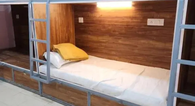 SAHIL AC DORMITORY, Забронировать Отель Недорогие отели штата Махараштры, недорого