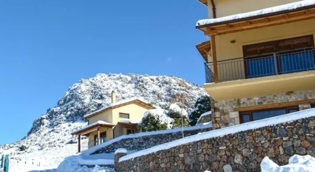 Levandes Houses, Prenota Hotel Kalavrita Helmos