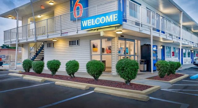 Motel 6 Lumberton, NC