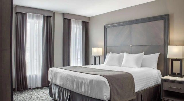 Двухместный полулюкс с видом на реку Chateau Moncton