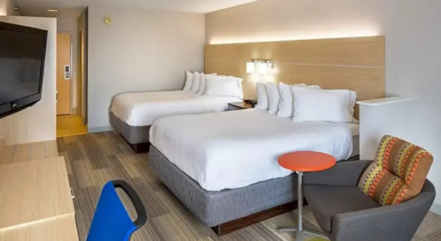 Номер Deluxe Holiday Inn Express Cedar Rapids - Collins Road by IHG
