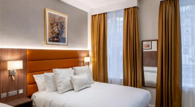 Трёхместный номер Standard Grand Concerto Hotel
