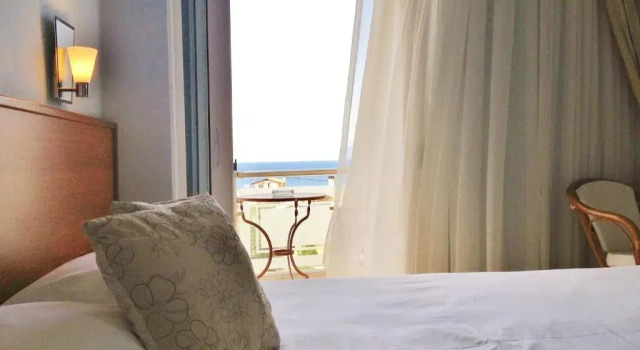 Трёхместный номер Deluxe с видом на море Souris Hotel