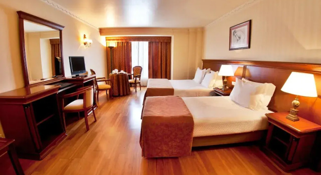 Трёхместный номер Standard TURIM Lisboa Hotel