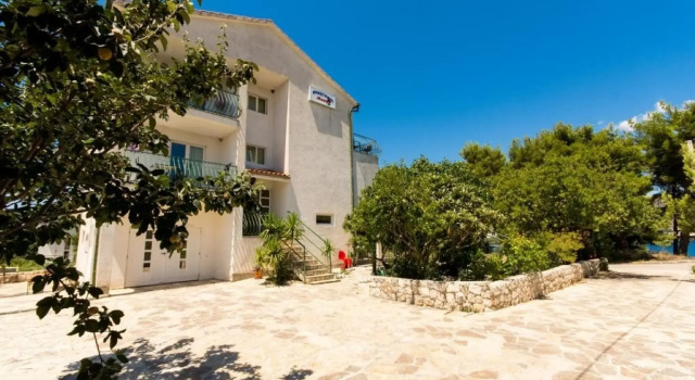 Sandra - quiet & close to the beach - SA1(2)