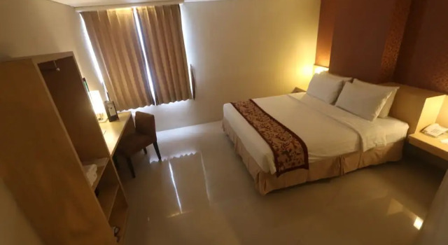 Zuzu Tunjungan Plaza, Rezerwuj Hotel Hotele 3-gwiazdkowe w Surabaja, w pobliżu Tunjungan Mall, 3*