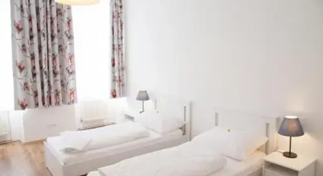 Vienna4you (1), Rezerwuj Hotel Hotele w Wiedeń z parkingiem, Parking
