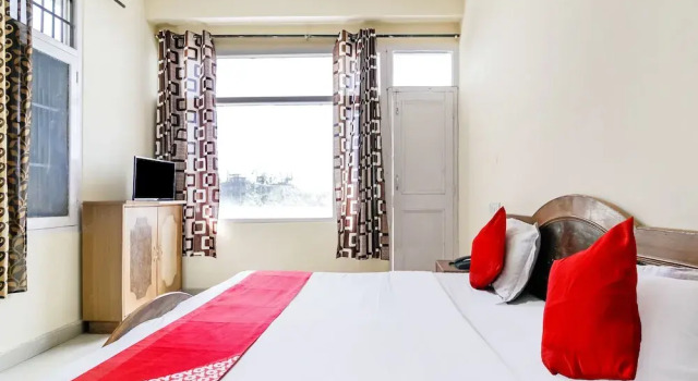 OYO 7483 Hotel Modgil, Забронировать Отель Отели штата Химачал-Прадеш с завтраком, Завтраки
