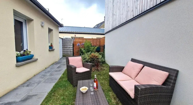Single-storey House With Outdoor Space, Rezerwuj Hotel Hotele w Etables-sur-Mer z parkingiem, Parking