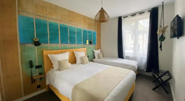 Трёхместный номер Standard с видом на внутренний двор Hôtel Les Charmettes - Saint Malo