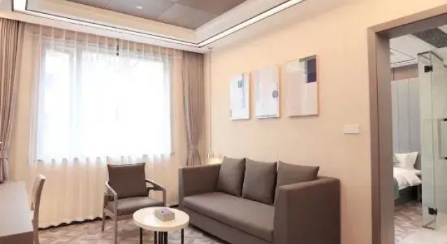 Люкс ZHAOHUIHOTEL