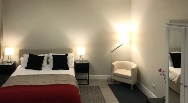 SILIA HOUSE Napoli Centro, Забронировать Гостевой дом Гостевые дома Неаполя, рядом с Accademia di Belle Arti di Napoli, Гостевой дом