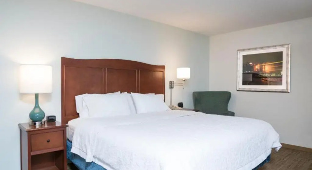 Люкс c 1 комнатой Hampton Inn Grand Rapids/North