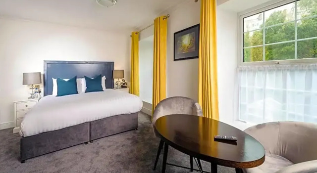 Номер Deluxe Commodore Hotel