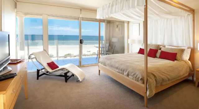 Adelaide Luxury Beach House, Book Villa Port Adelaide 