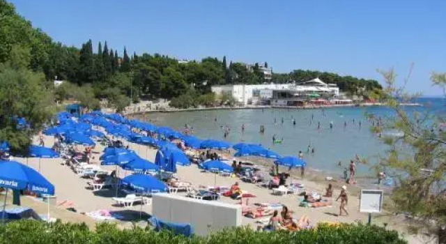 Apartment Adrian, Prenota Appartamento Hotel a Croatian Islands con parcheggio, Parcheggio