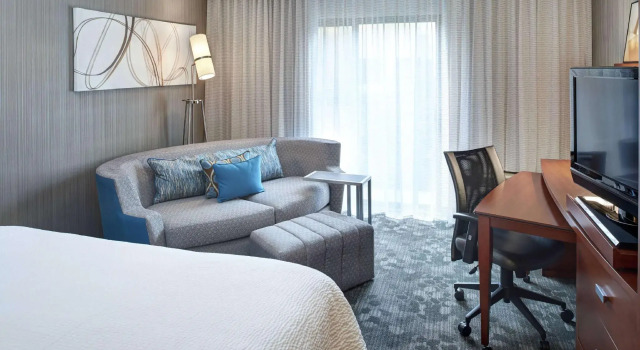 Двухместный номер Standard AmericInn by Wyndham Brookfield
