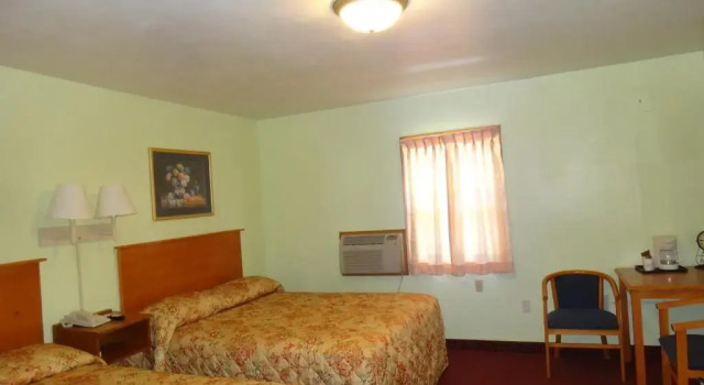 Четырёхместный номер Standard Pine Ridge Motel