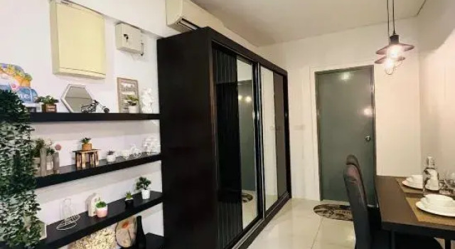 Mercu summer suites klcc luxury couple 1 bed room apartment with wifi netflix by Top R