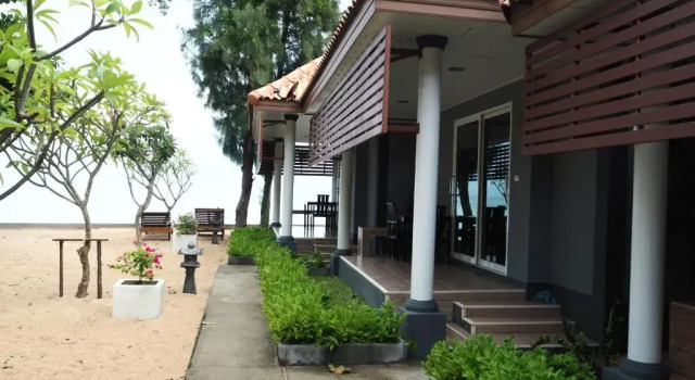 Бунгало Maenam Villa Hotel