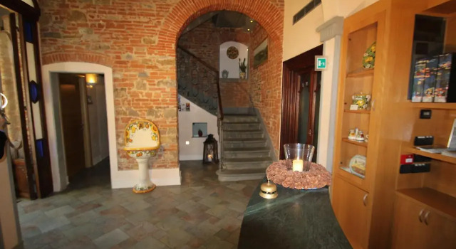 Hotel Villa Betania, Забронировать Отель Отели Флоренции с парковкой, рядом с Генеральное консульство Южной Кореи во Флоренции, Парковка