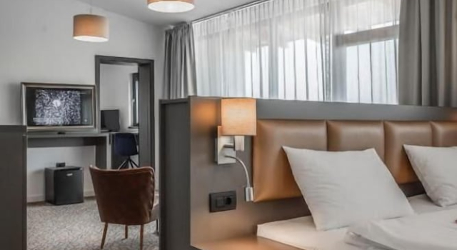 Апартаменты с балконом и с видом на город Charm Boutique Hotel