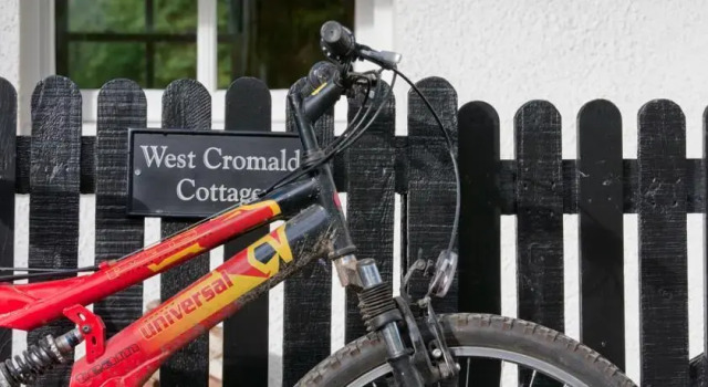 Cromald Cottages - East & West, Rezervați Apartament Ballintuim Perthshire