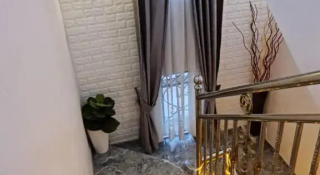 Amazing 6 BR House with High speed WiFi and Swimming pool, Book Hotel Ikeja 