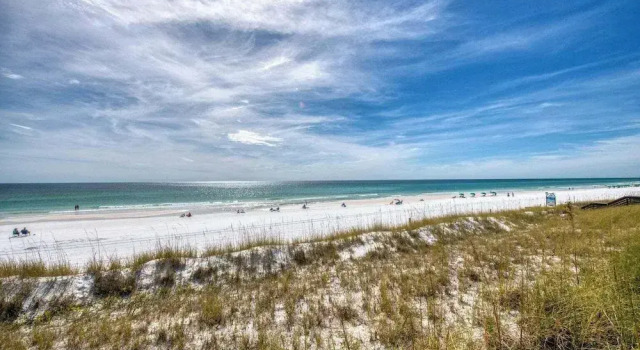 1br/1ba, A Minutes Walk From the Beach!, Rezerwuj Apartament Hotele w Emerald Coast z parkingiem, Parking
