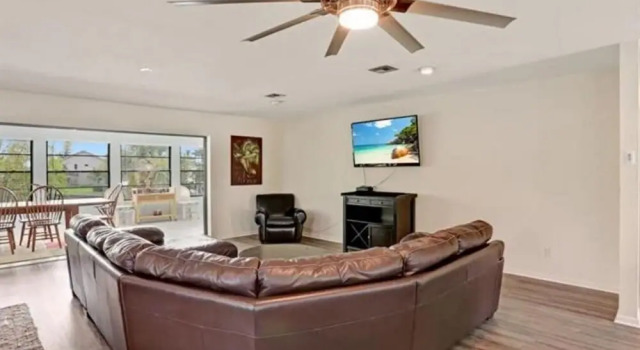 Estero Resort A in Fort Myers Beach, Забронировать Курортный отель Отели в центре Форт-Майерс-Бич, в центре, Парковка