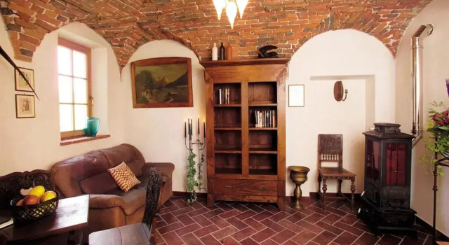 Mansion in Langhe with Pool and Winery Charm, Забронировать Дом для отпуска Бастия-Мондови Ланге