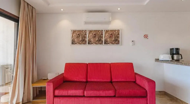 349 ROYAL PARK ALBATROS POOL, TERRACE and AC