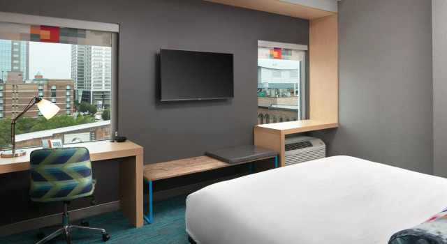 Двухместный номер Standard с видом на город Aloft by Marriott Louisville Downtown