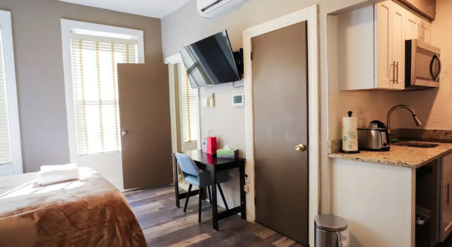 Люкс Comfort Midtown Suites