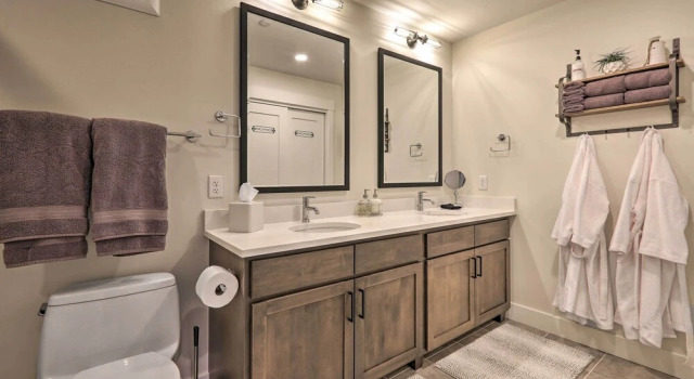 Апартаменты Hike & Bike! Mtn-view Condo 1 Block to Main St