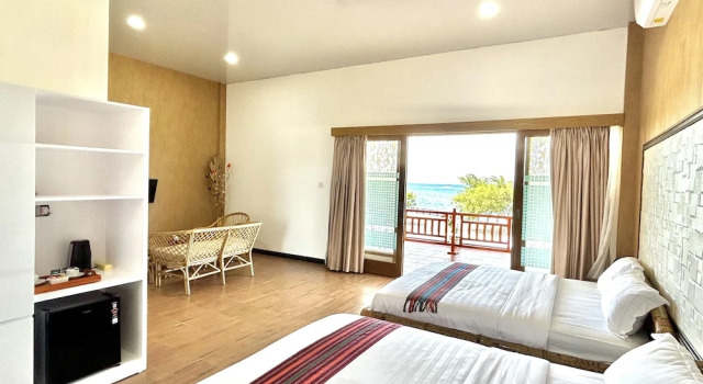 Suite Bayview Beach Resort East Lombok