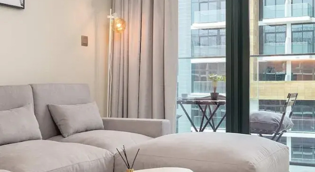 Spacious 1 Bedroom Near Downtown and Dubai Mall, Забронировать Апартаменты/квартира Отели Дубая с парковкой, Парковка