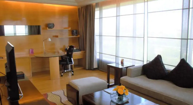 Двухместный люкс c 1 комнатой Crowne Plaza Hotel Gurgaon by IHG