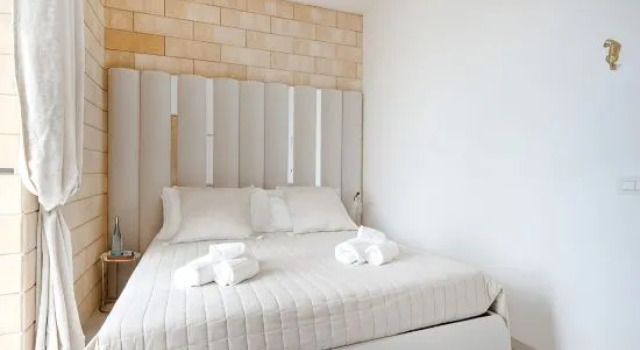 Terra | 2-Bedroom with Shared Kitchen & Balcony – Seafront Location, Забронировать Отель Отели Полиньяно-а-Маре 3 звезды, 3*