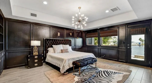 Family Friendly, Beautiful Home for Fishing in Style, Book Hotel Hoteller i Houston med parkering, Parkering