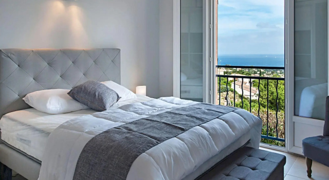 Luxurious Villa in Les Issambres with swimming pool and Sauna