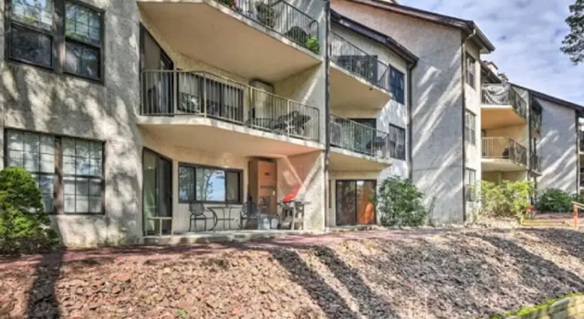 Cozy Pocono Mountain Escape, Book Apartment Holiday Poconos United States of America