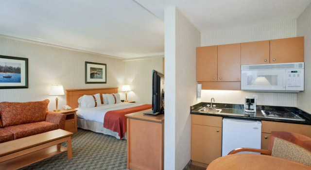 DoubleTree by Hilton North Vancouver, Забронировать Отель Норт-Ванкувер North Vancouver Ski Area