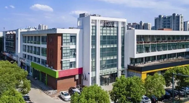 Baishi Express (Changzhou Spring and Autumn Yancheng University Town Hotel), Book Hotel Hoteller i Jiangsu med parkering, Parkering