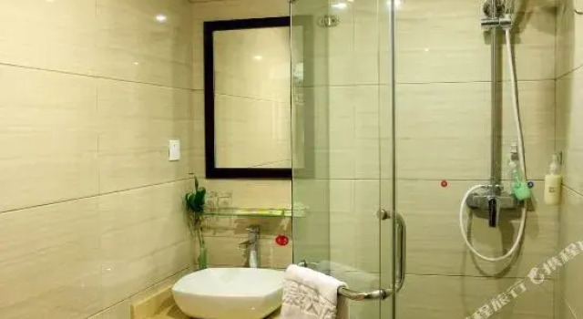 Quanming Hotel