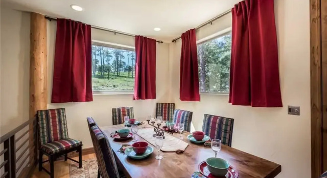 Eagles Rest - Four Bedroom Cabin