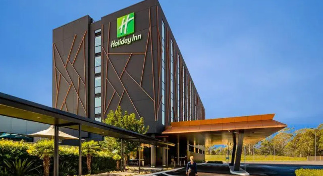 Полулюкс Holiday Inn Sydney St Marys by IHG